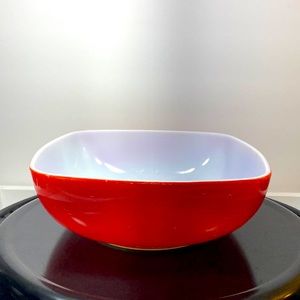 Pyrex Red serving bowl 525B-025 21/2 QRT B-41